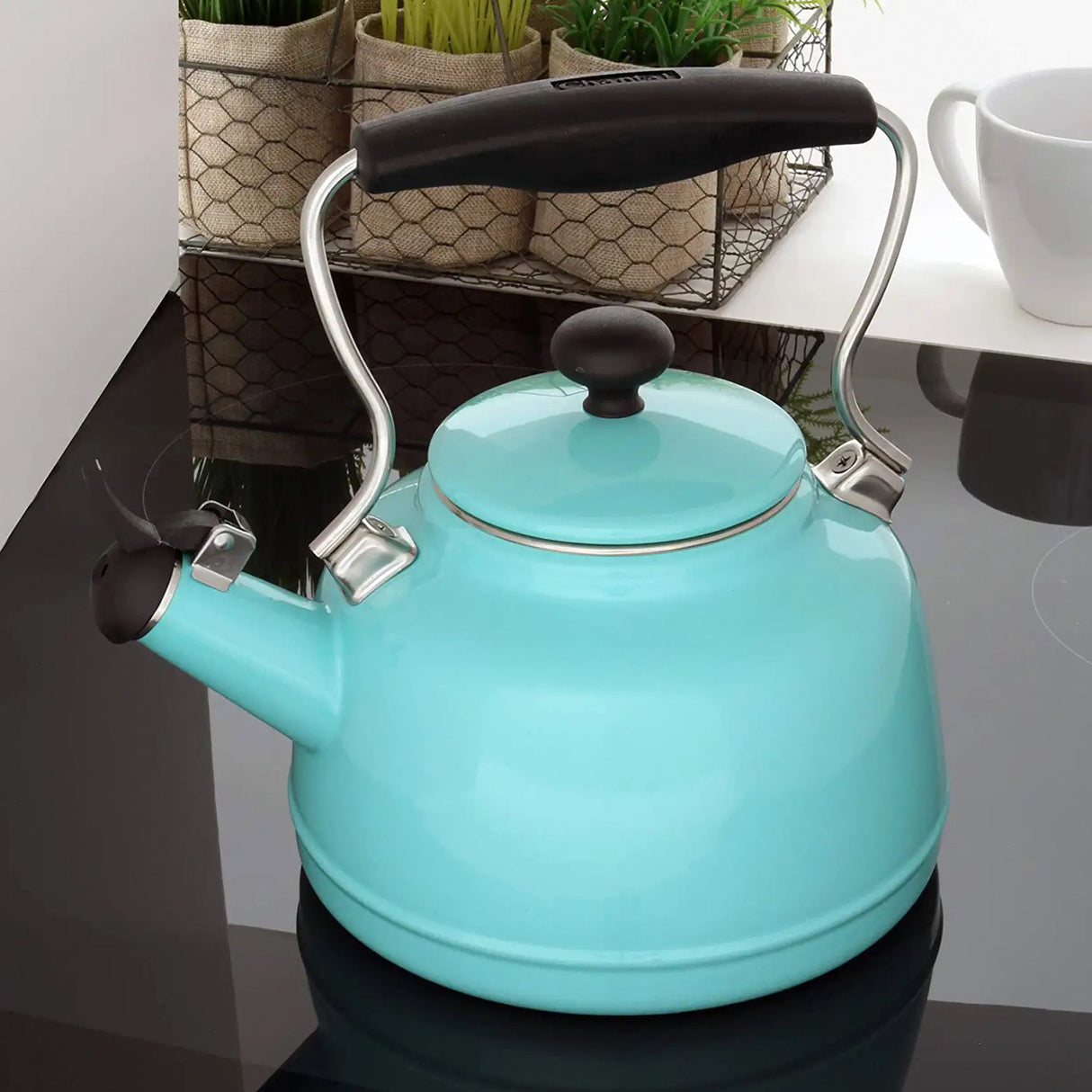 Chantal Vintage Whistling Tea Kettle, 1.7 Quart